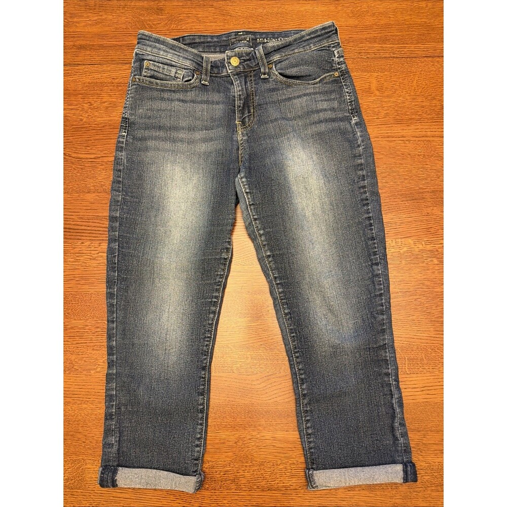 Levi Strauss Signature Women's Mid Rise Capri Size 8 Medium Wash Denim Jeans - Picture 1 of 11